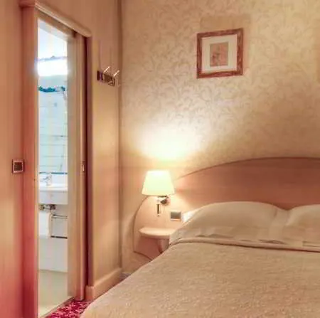 Massena 3* Parigi